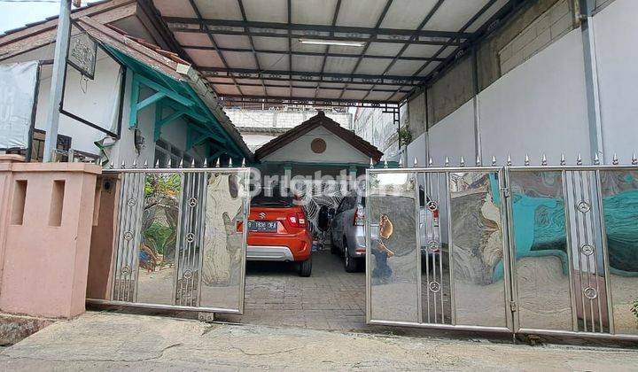 RUMAH LAMA PINGGIR JALAN LAYAK HUNI 3 LANTAI 1