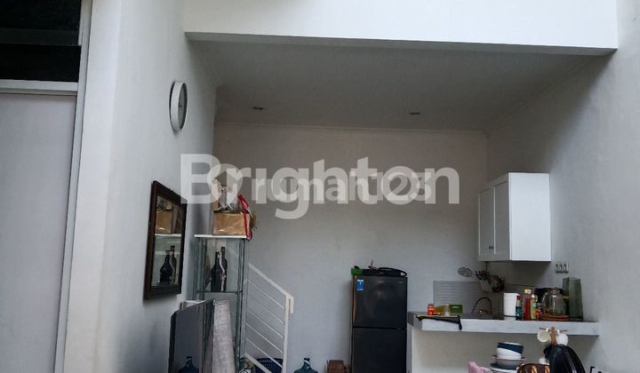 DIJUAL RUMAH 2,5  lantai siap pakai 2