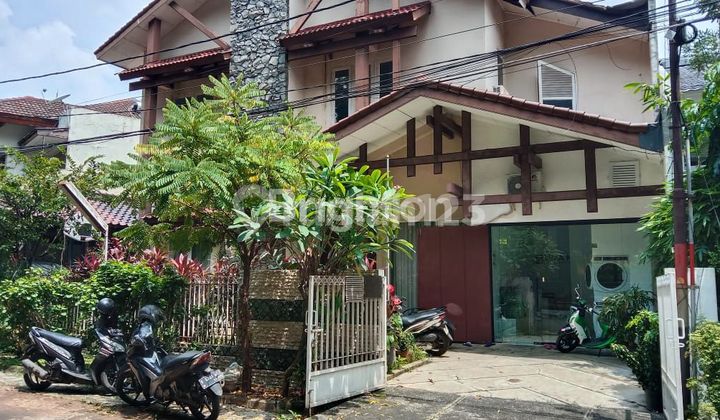RUMAH DIJUAL LOKASI BAGUS 2 LANTAI DI JAKARTA
