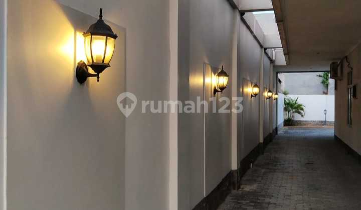 Jual Rumah Kost Mewah Dengan Parkiran Mobil Di Rawamangun. Dekat Sekolah, Kampus Dan Perkantoran.