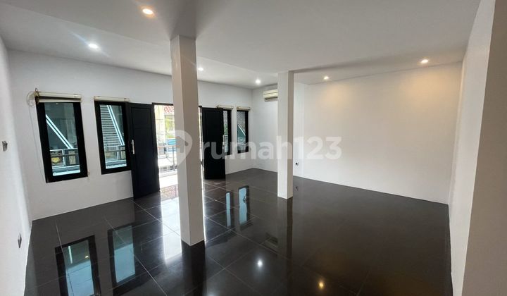 Dijual Murah!! Rumah 3 Lantai Baru Renov Siap Huni Di Perumahan Taman Puspa, Depok 2