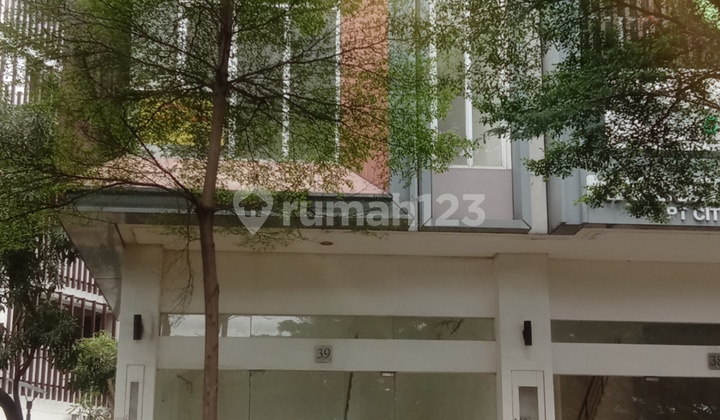 Disewakan Ruko 4 Lantai Hoek di Pinggir Jalan Boulevard Jgc. Super Strategis!!!