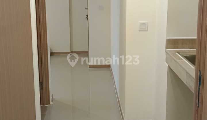 Quick Sale New Meikarta Apartment 3 Rooms Low Floor 2