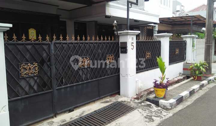 Jual Rumah Komplek Yang Nyaman Dan Tenang Di Rawamangun Dengan Penjagaan Satu Pintu, Cctv, 24jam. Cocok Untuk Kelurga Muda Dan Orang Tua.