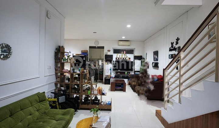 Dijual Cepat!! Rumah 2,5 Lantai Semi Furnish Cluster Palm Residence Summarecon Bekasi 1