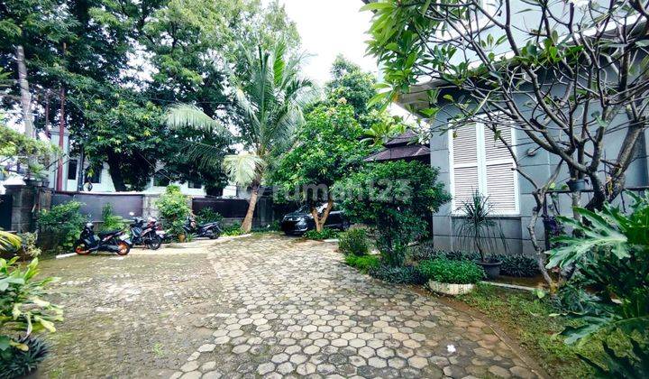 Rumah di Hook Lokasi Strategis Design Modern Classic Lebak Bulus 2