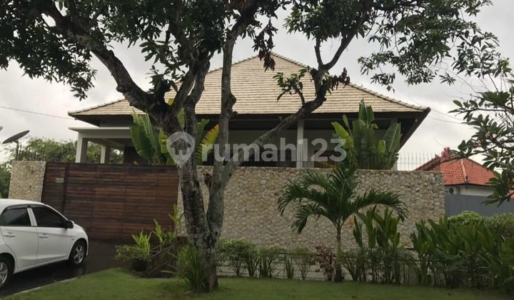 Rumah Modern Model Villa Di Puri Chandra Asri, Gianyar 1
