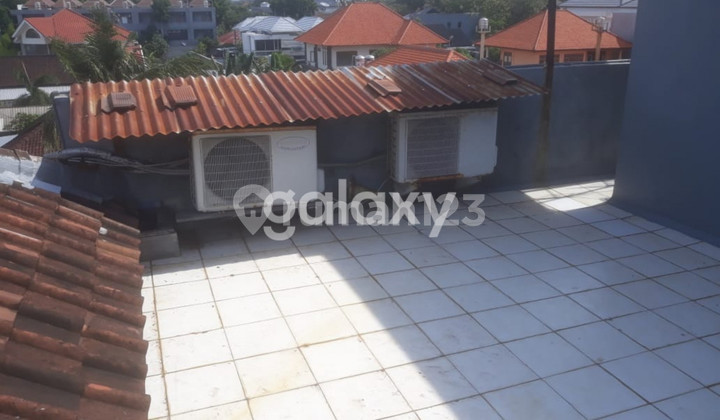 STRATEGIC SHOPHOUSE IN MERDEKA RENON DENPASAR, BALI 2