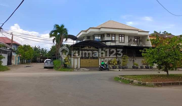 Rumah Hook Murah di Taman Palem Lestari, Jakarta Barat Rumah Hook Murah di Taman Palem Lestari, Jakarta Barat