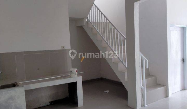 Rumah 2 Lantai Strategis Dipusat Kota Harga Pengusaha Muda  2