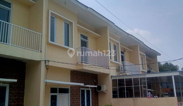 Rumah 2 Lantai Cantik Terawat Unit Ready Dipusat Kota 1