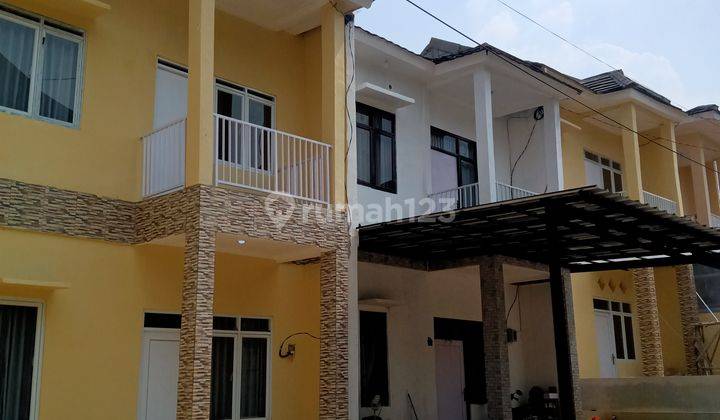row jalan 5-7 meter rumah 2 lantai lokasi sangat strategis bonus balkon 1