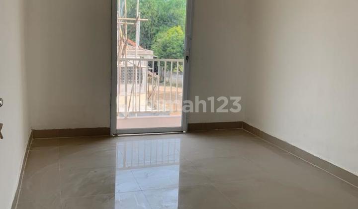 rumah bagus SHM 2 lantai lokasi strategis  1