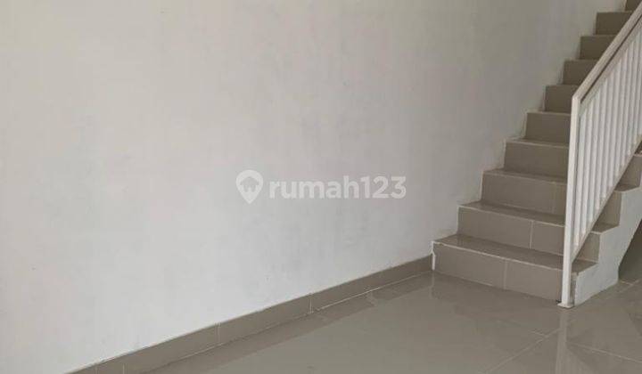 rumah bagus SHM 2 lantai lokasi strategis  2