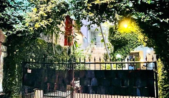 Rumah Asyik Model Castil Surabaya Timur