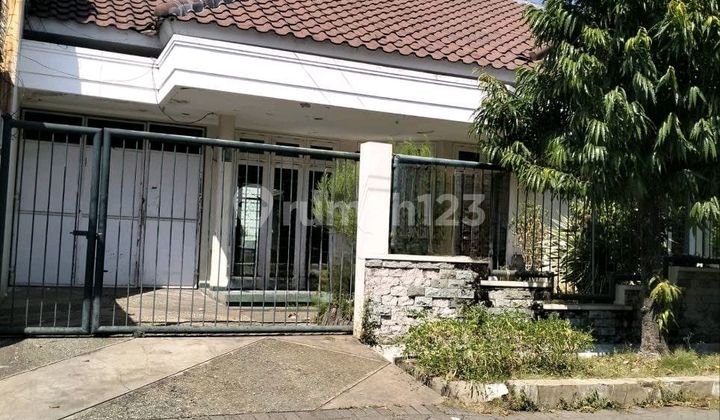 Rumah Luas Disewakan Dekat Merr Hokky Gm