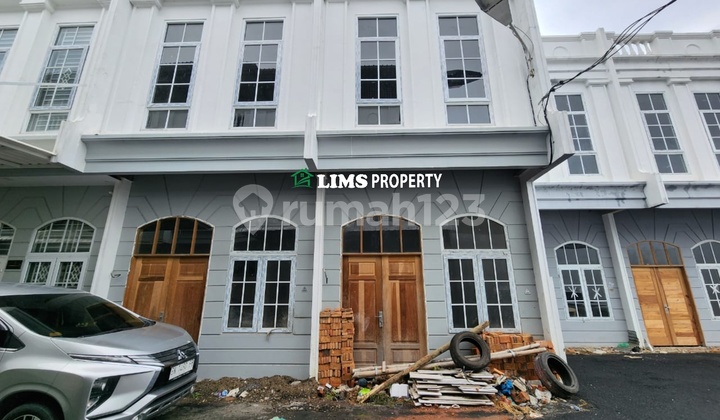 Komplek Jefferson Haus , Jalan Rakyat - Krakatau 