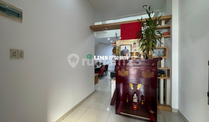 Jual Villa / Rumah Dikomplek Cemara Asri Jalan Salak