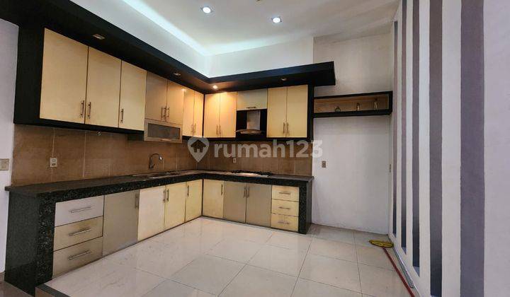 Komplek Cemara Jalan Orchid  2