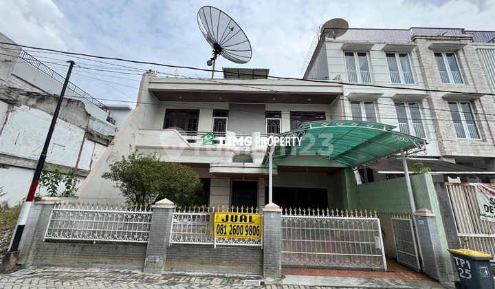 Jual Villa Mewah Komplek Taman Polonia Indah Medan , Kondisi Rumah Sangat Terawat Full Furnished