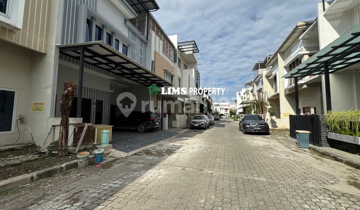 Jual Harga Spesial Paling Murah , Villa Komplek Graha Metropolitan Cluster Sophie Suite 2