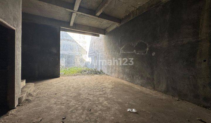 Jual Villa Cemara Asri J. Peony " Unit Limeted "kondisi Kosong , Bisa Renov Sesuai Desain 2