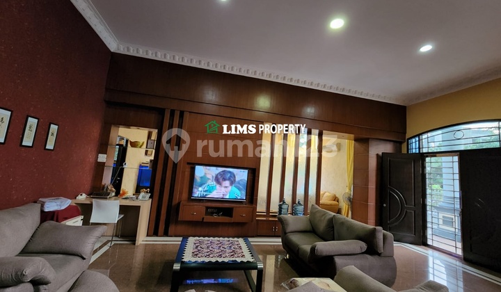 For Sale Villa Hook Position In Cemara Asri Complex Kasuari Street 2