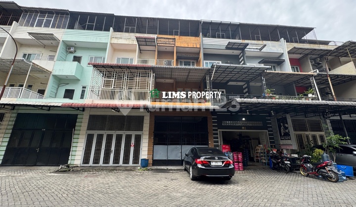 Ruko Dalam Komplek Cemara Asri , Bisa Untuk Usaha Sekaligus Tempat Tinggal di Komplek Cemara Asri, Jl. Makmur No.88T, Medan Estate, Percut Sei Tuan, Deli Serdang, Sumatera Utara, Indonesia, 20371, Medan Deli