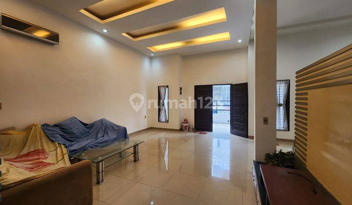 Komplek Cemara Jalan Orchid  1