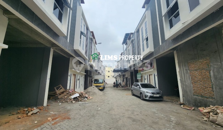 For Sale Townhouse in Bhyangkara Palace Complex 2
