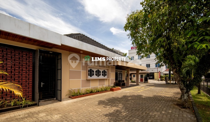 Sell Villa / 1-Story Luxury House Already Fully Furnished on Jl. Sei Petani 2