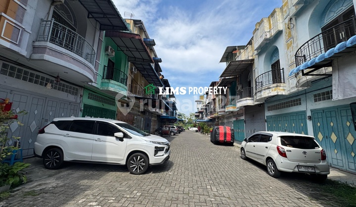 Commercial Building For Sale Within a Complex, Ready to Occupy in Permata Prima Complex, Neat Alley 2
