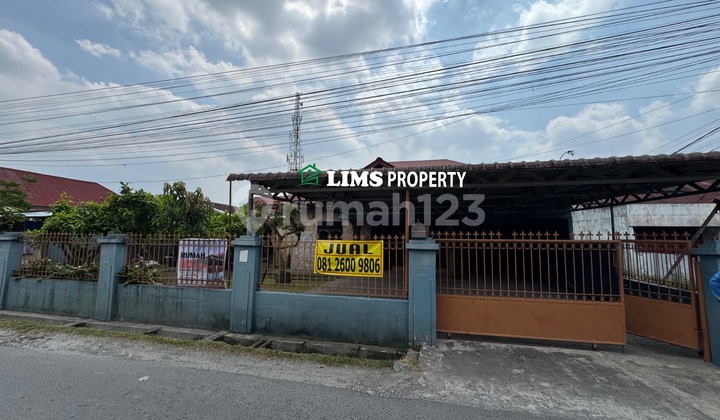 Dijual Rumah Halaman Luas , di Jl.setia Budi Gg.rambutan