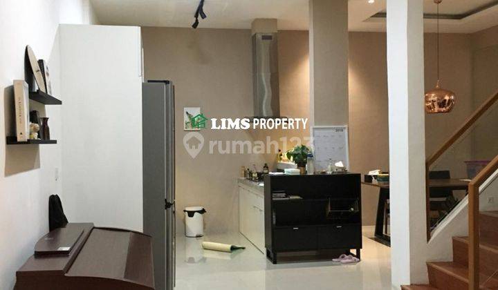 Rumah 3 Tingkat Di Komplek De'cassavilla  1