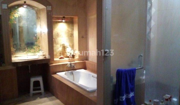 Dijual Rumah Bagus Semi Furnished Di Sutorejo Selatan 2