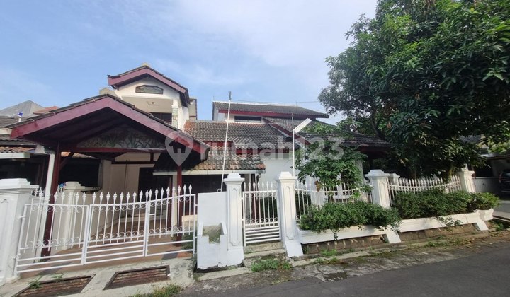 Ready-to-Occupy House with One Gate System, Hook Position, Antapani Complex