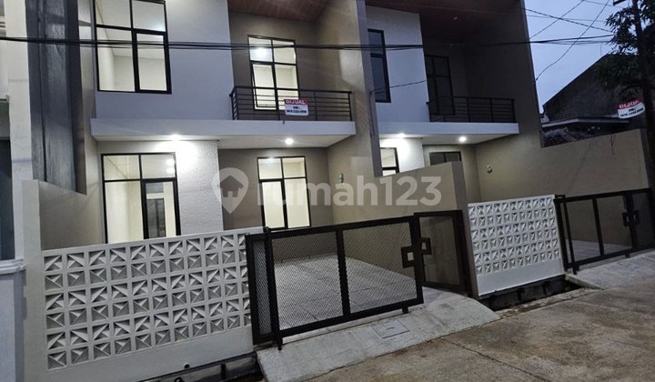 New Minimalist Modern House in Margahayu Raya, Bandung City