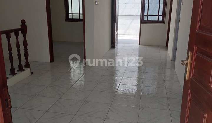 Disewakan Rumah di Sunter 2 Lantai Dalam Komplek 2