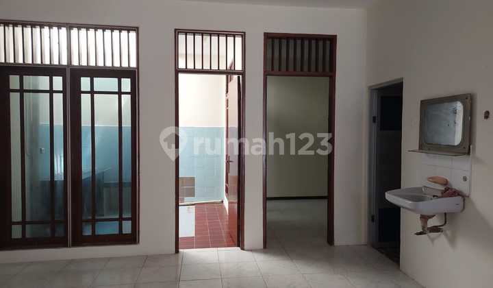 Disewakan Rumah Renovasi Bagus Bersih Disewakan Rumah Renovasi Bagus Bersih