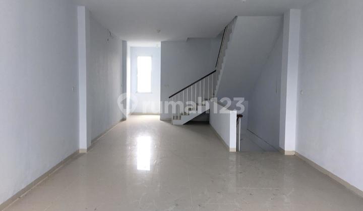 For Rent: 3-Storey Shop House on Sunset Road Main Street Near Seminyak 1