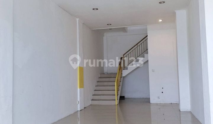 2-Story Shop House for Rent in the City Center on Sunset Road Bali 2