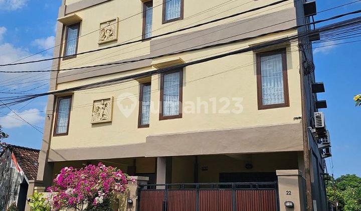 Jual Rumah 4 Lantai dengan 5 Kamar Tidur di Kayu Tulang Canggu Jual Rumah 4 Lantai dengan 5 Kamar Tidur di Kayu Tulang Canggu