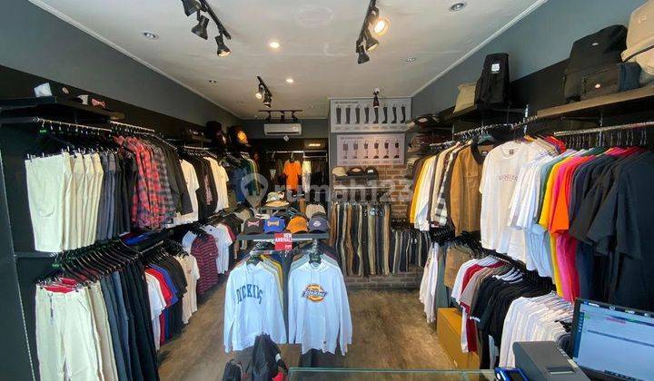 High Foot Traffic Shop In Jl Raya Pantai Batu Bolong Canggu 2