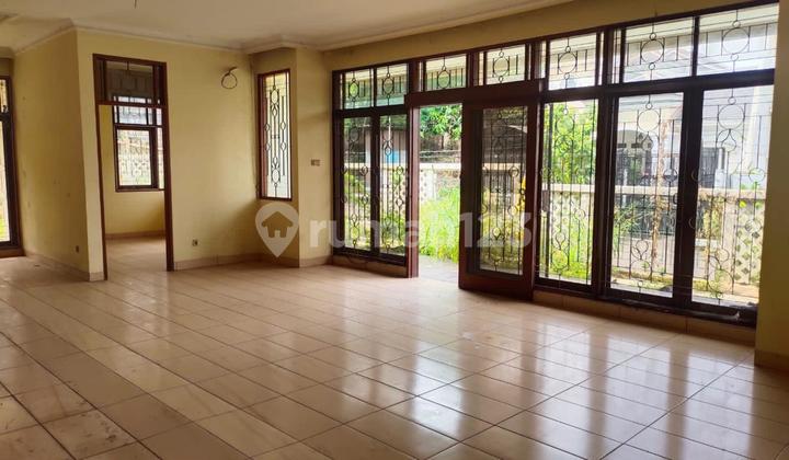 Dijual Rumah Tua Sangat Murah Intercon, Kebon Jeruk