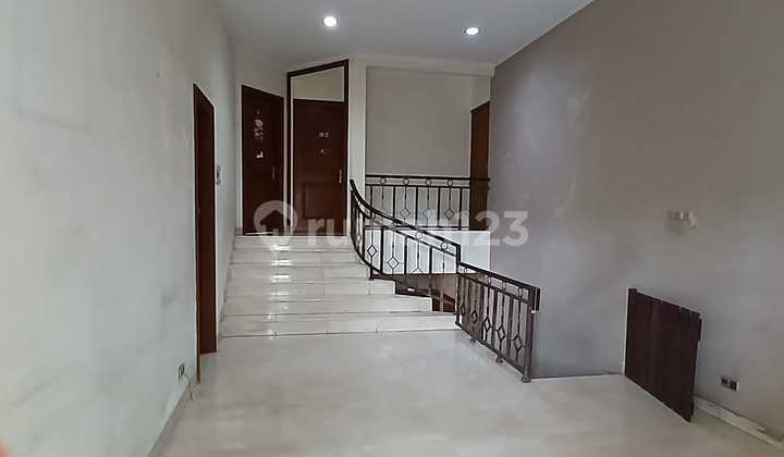 Jual Tanah Dan Rumah Tua Terawat di Puri Kencana