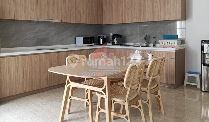 Jual Rumah bagus megah alam sutra winona ada lift