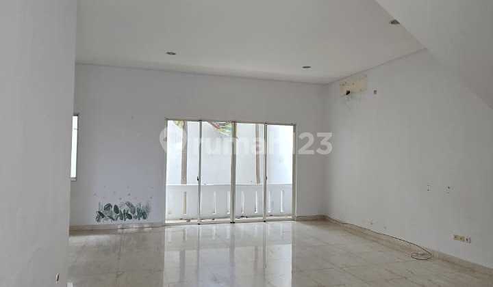 Di Sewakan  Rumah Di Pearl Golf PIK, Jakarta Utara