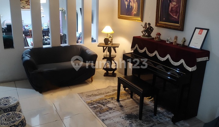 Jual rumah bagus terawat siap huni bebas banjir di kemanggisan 2