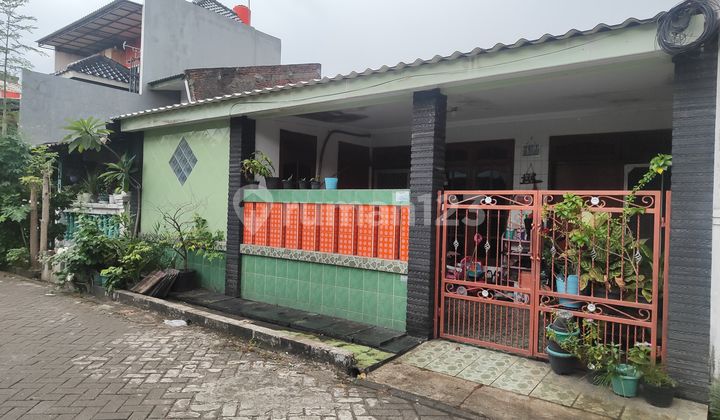 jual rumah bagus terawat SHM cipondoh 