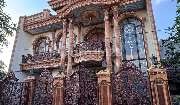 Luxury Ready-to-Occupy House in a Strategic Complex in Cibitung Bekasi